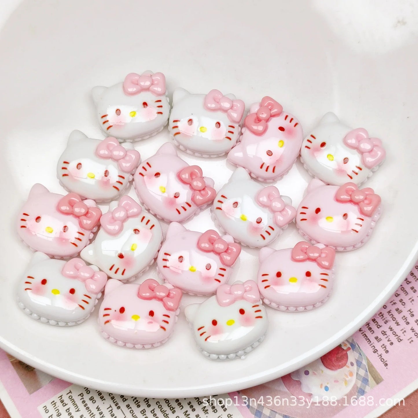 10 Pcs Cartoon Resin Cute Bright Surface Cats Style Hairpin Earrings Pendant Scrapbook Craft Diy Children's Toys Ornament Parts