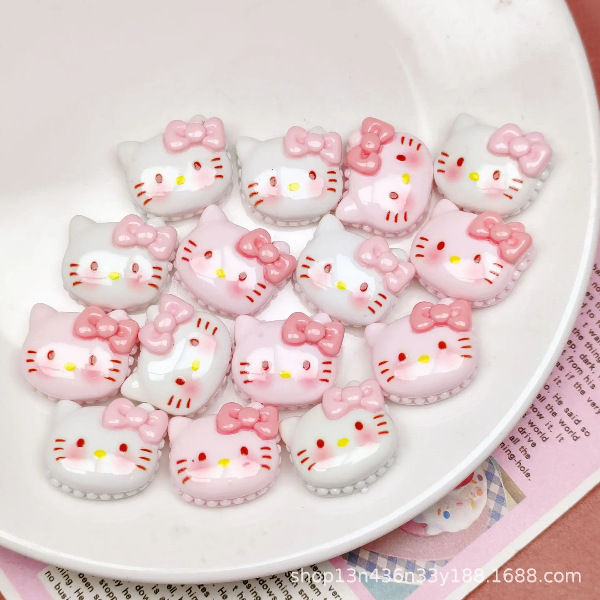 10 Pcs Cartoon Resin Cute Bright Surface Cats Style Hairpin Earrings Pendant Scrapbook Craft Diy Children's Toys Ornament Parts
