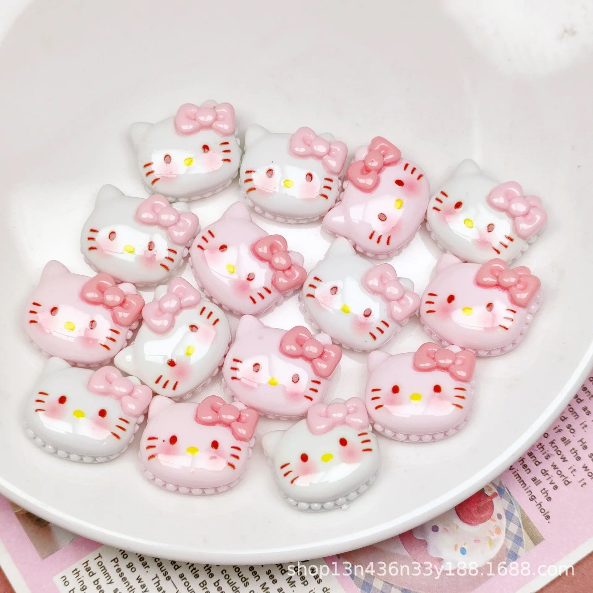 10 Pcs Cartoon Resin Cute Bright Surface Cats Style Hairpin Earrings Pendant Scrapbook Craft Diy Children's Toys Ornament Parts