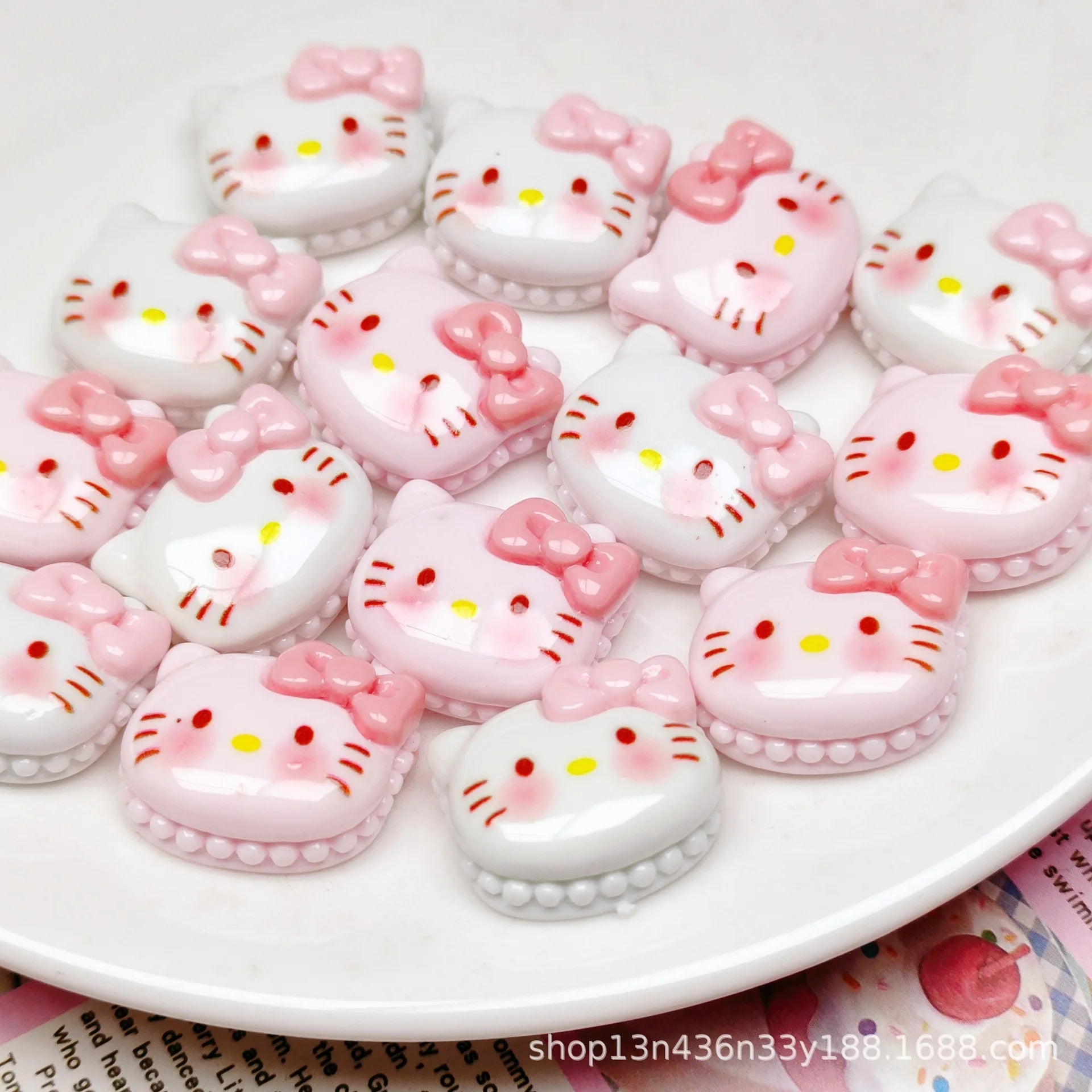 10 Pcs Cartoon Resin Cute Bright Surface Cats Style Hairpin Earrings Pendant Scrapbook Craft Diy Children's Toys Ornament Parts